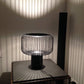 Éclairage subtil émanant de la lampe contemporaine