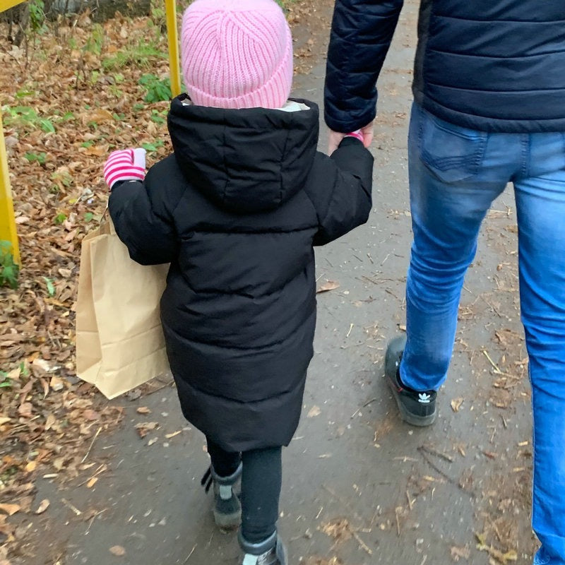 Parka enfant avec poches pratiques et boutons-pression visibles
