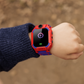 Vue latérale de la montre enfant avec bracelet ajustable