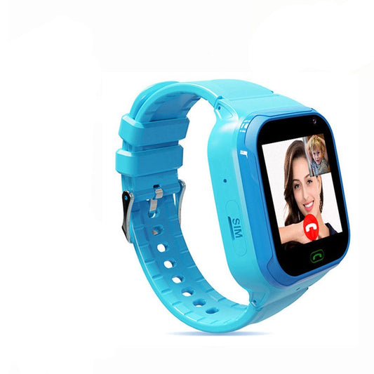 Montre GPS enfant affichant l'interface de localisation en temps réel