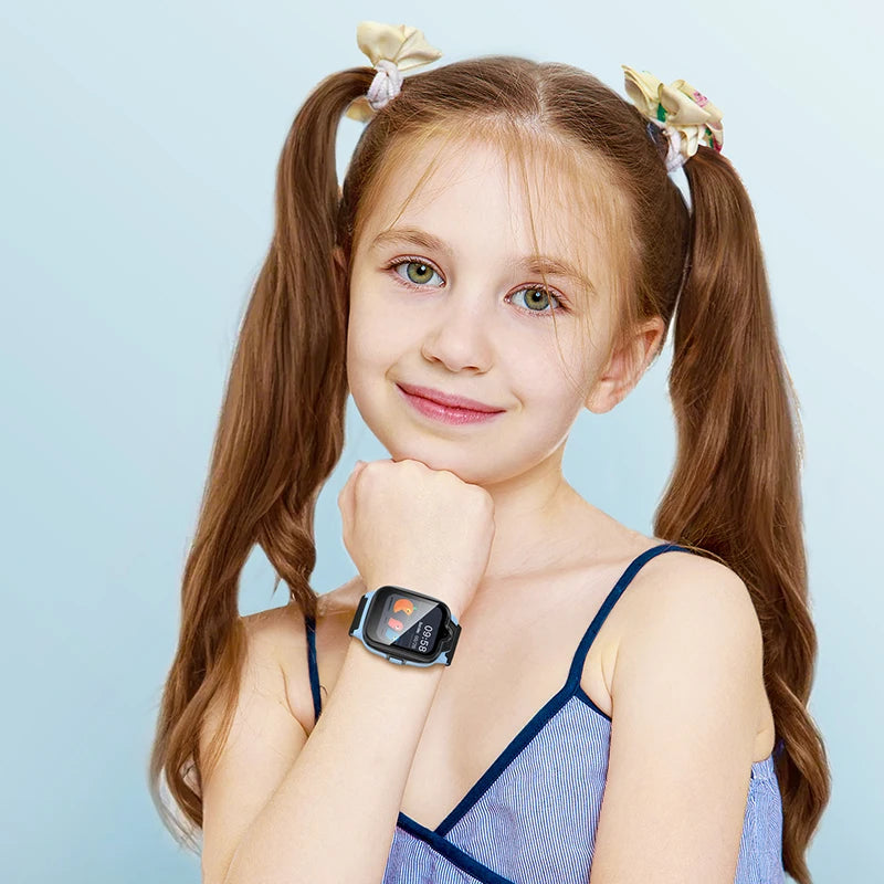 Montre enfant montrant l'interface de communication et GPS