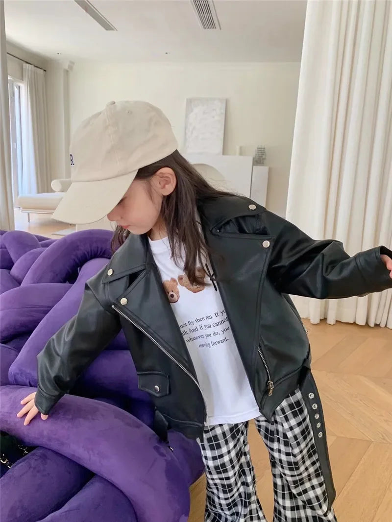 Vue de dos d'une veste enfant style motard en similicuir