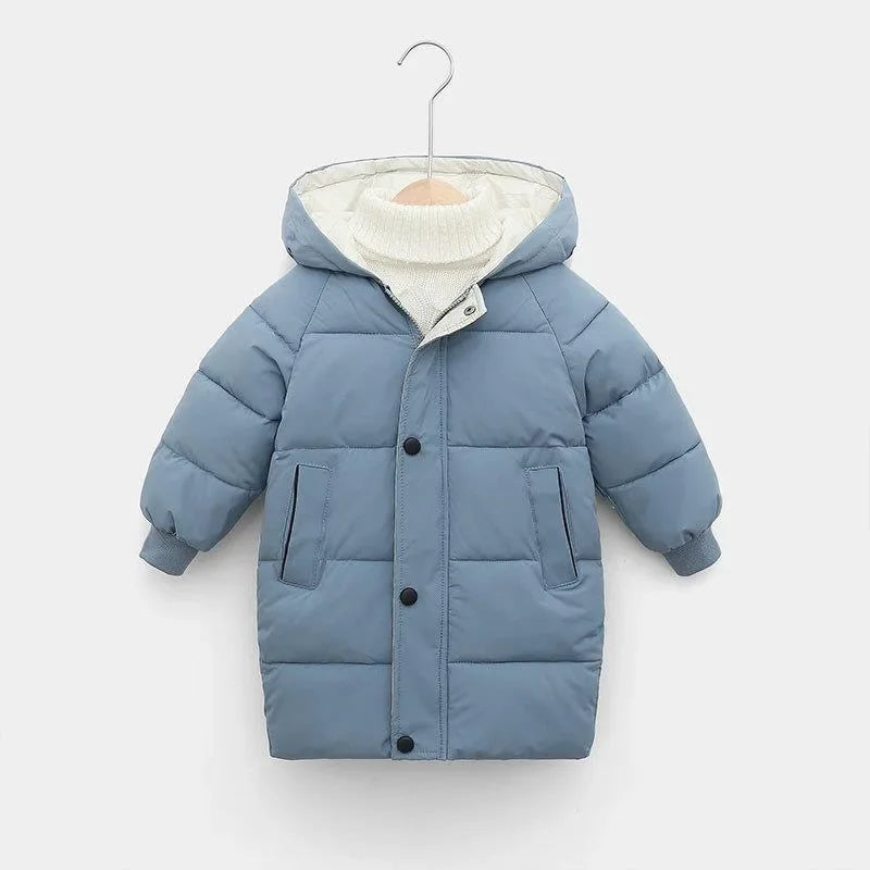 Détail de la manche d'un manteau enfant, couture renforcée