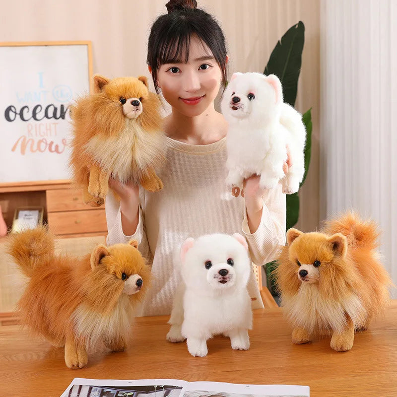 Peluche Pomeranien vue de côté, montrant sa texture douce