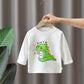 Vue rapprochée du t-shirt dinosaure en coton doux