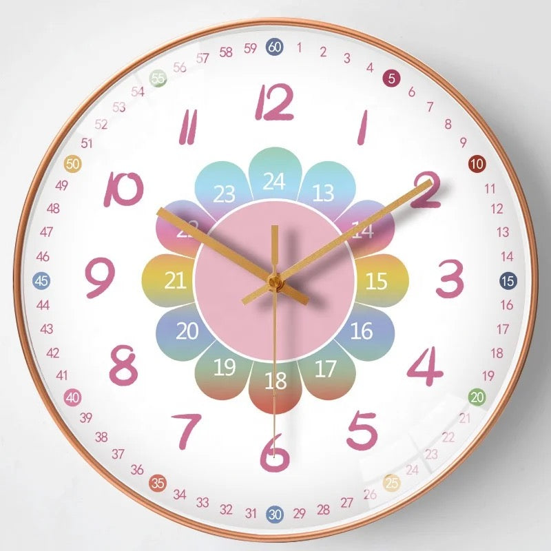 Horloge murale colorée pour enfants avec aiguilles visibles