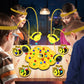 Enfants rassemblés autour du jeu, concentrés et amusés