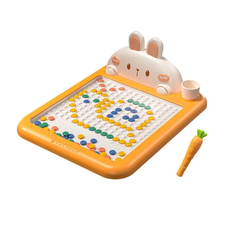 Tableau magnétique avec plusieurs couleurs et formes dessinées