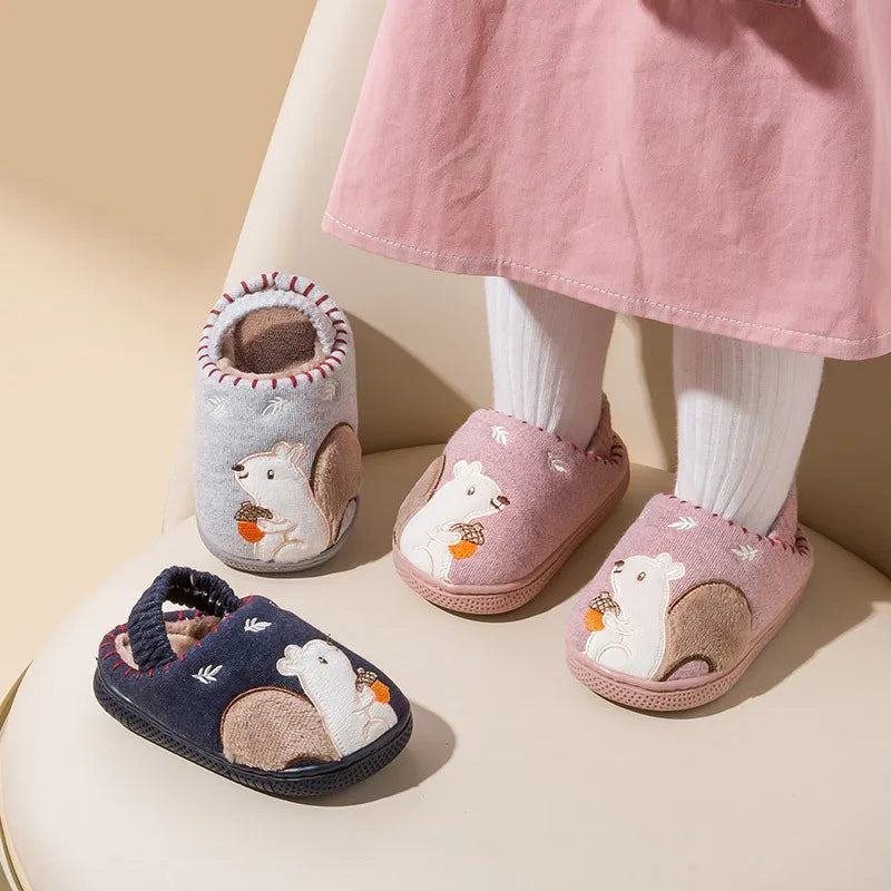Chaussons enfants avec design cartoon et semelles antidérapantes