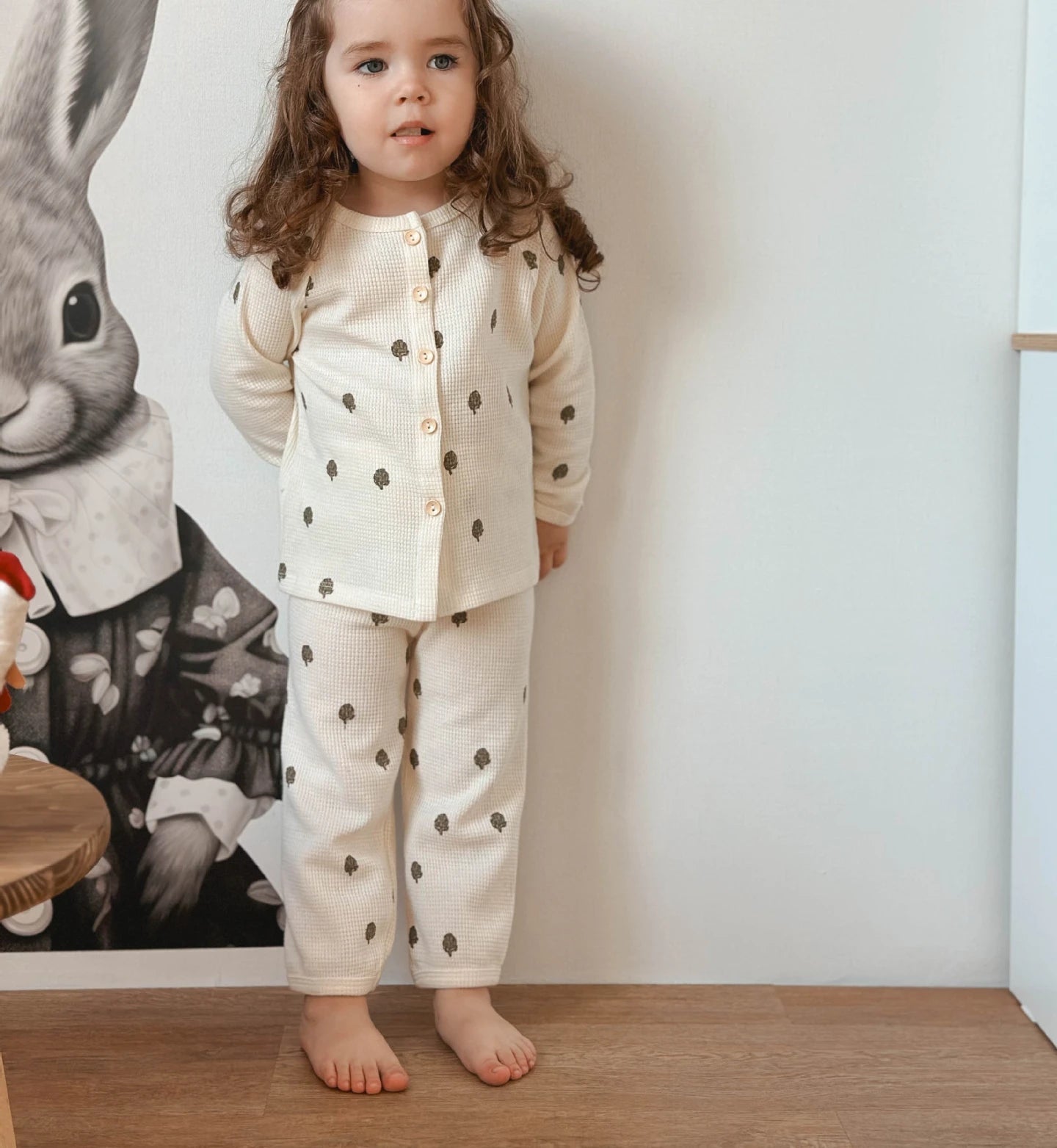 Zoom sur la texture douce du pyjama enfant