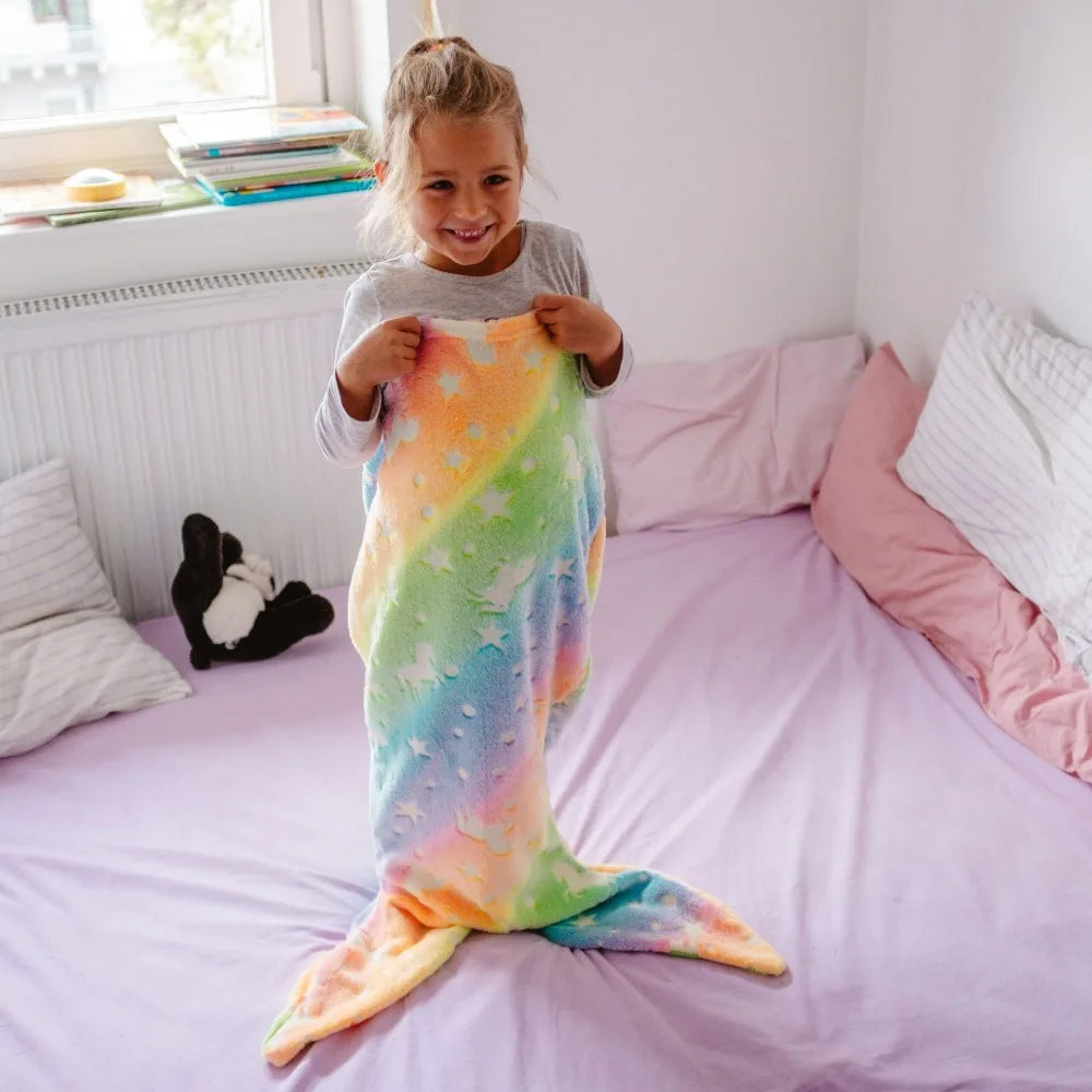 Sac de couchage sirène lumineux sur fond clair
