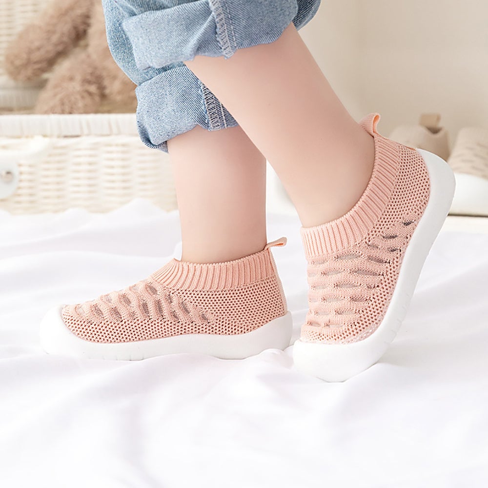 Baskets enfant montrant la doublure intérieure respirante