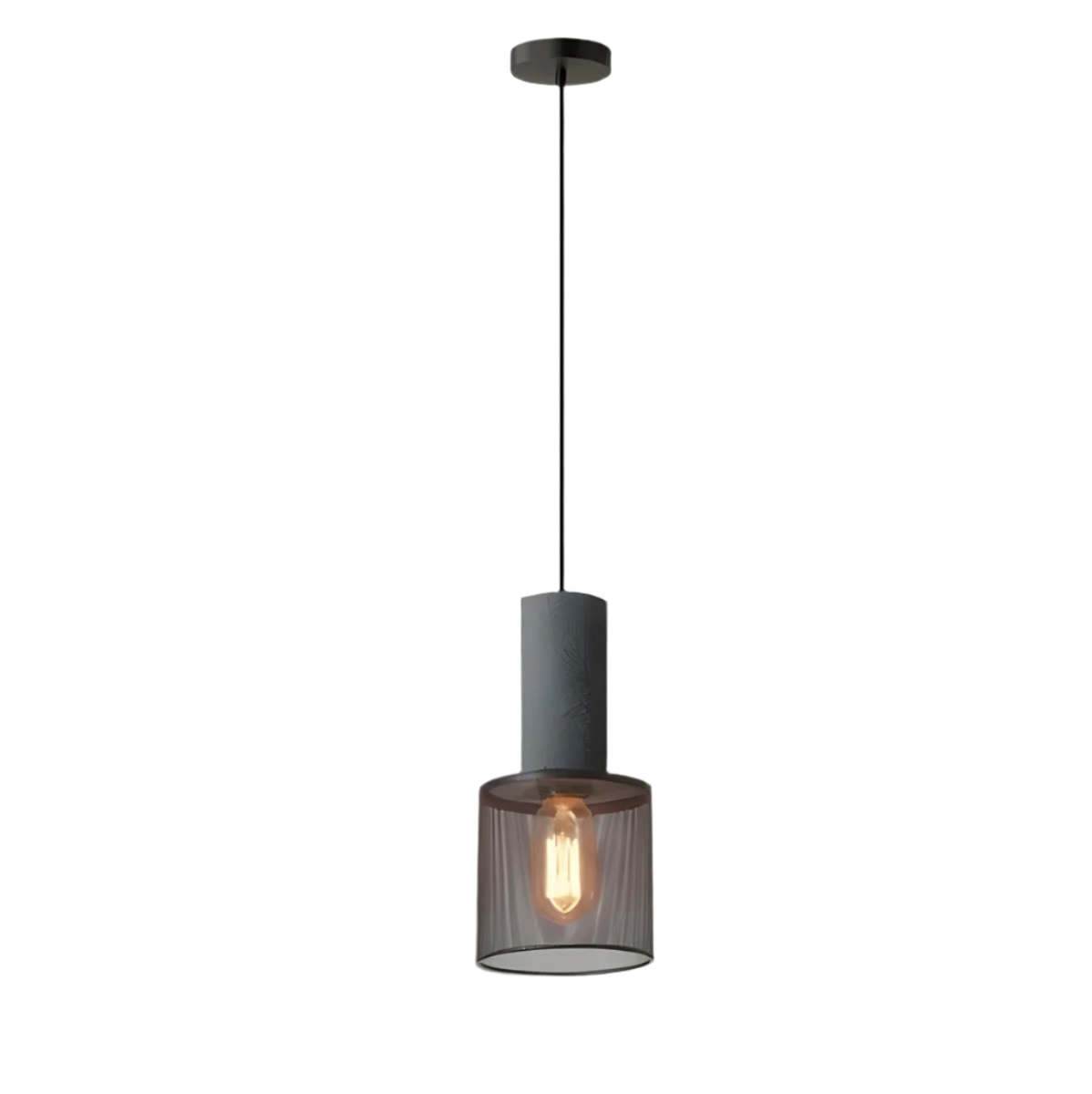 Lampe suspendue dans un espace de style industriel