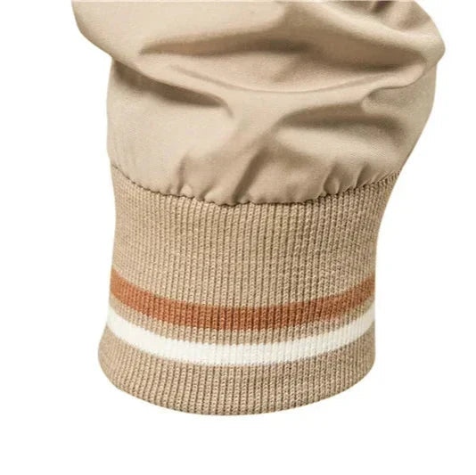 Détail de la fermeture éclair sur une veste bomber