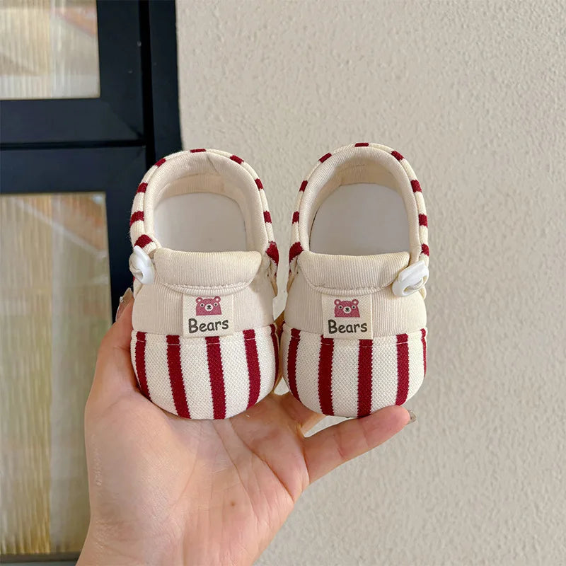 Chaussons bébé doux et confortables pour l'intérieur
