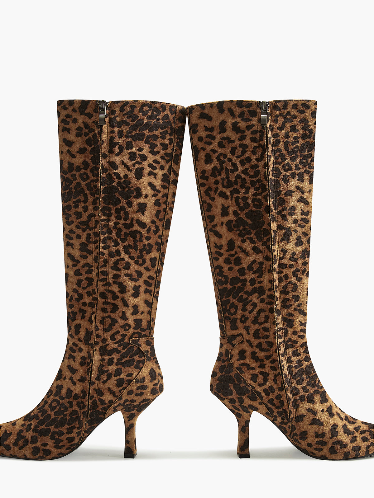 Bottes montantes léopard, parfaites pour un look audacieux
