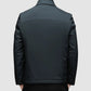 Vue arrière d'un manteau noir moderne pour homme