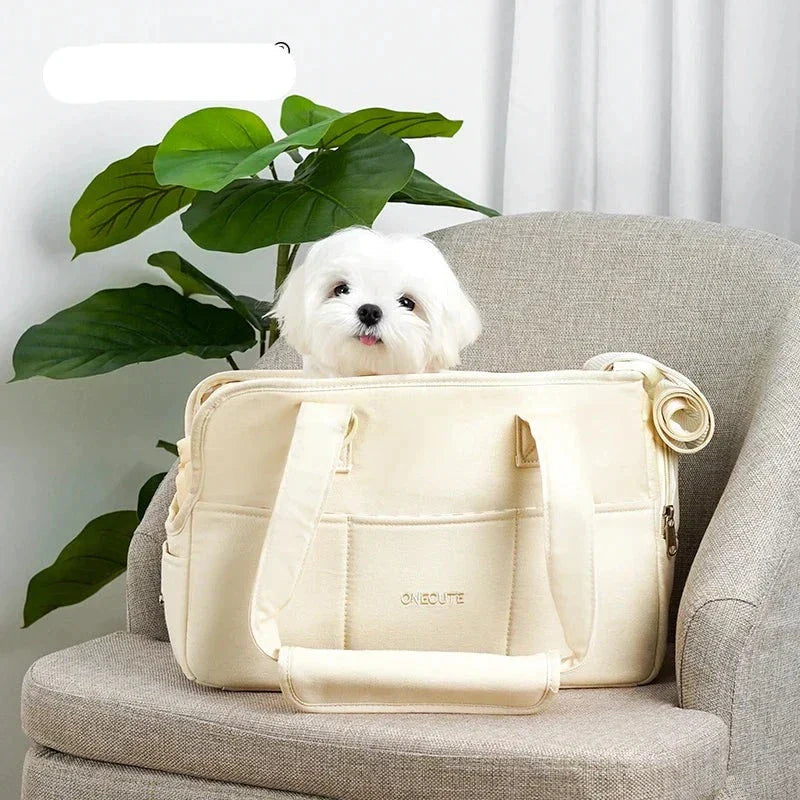 Intérieur spacieux et confortable du sac pour animaux