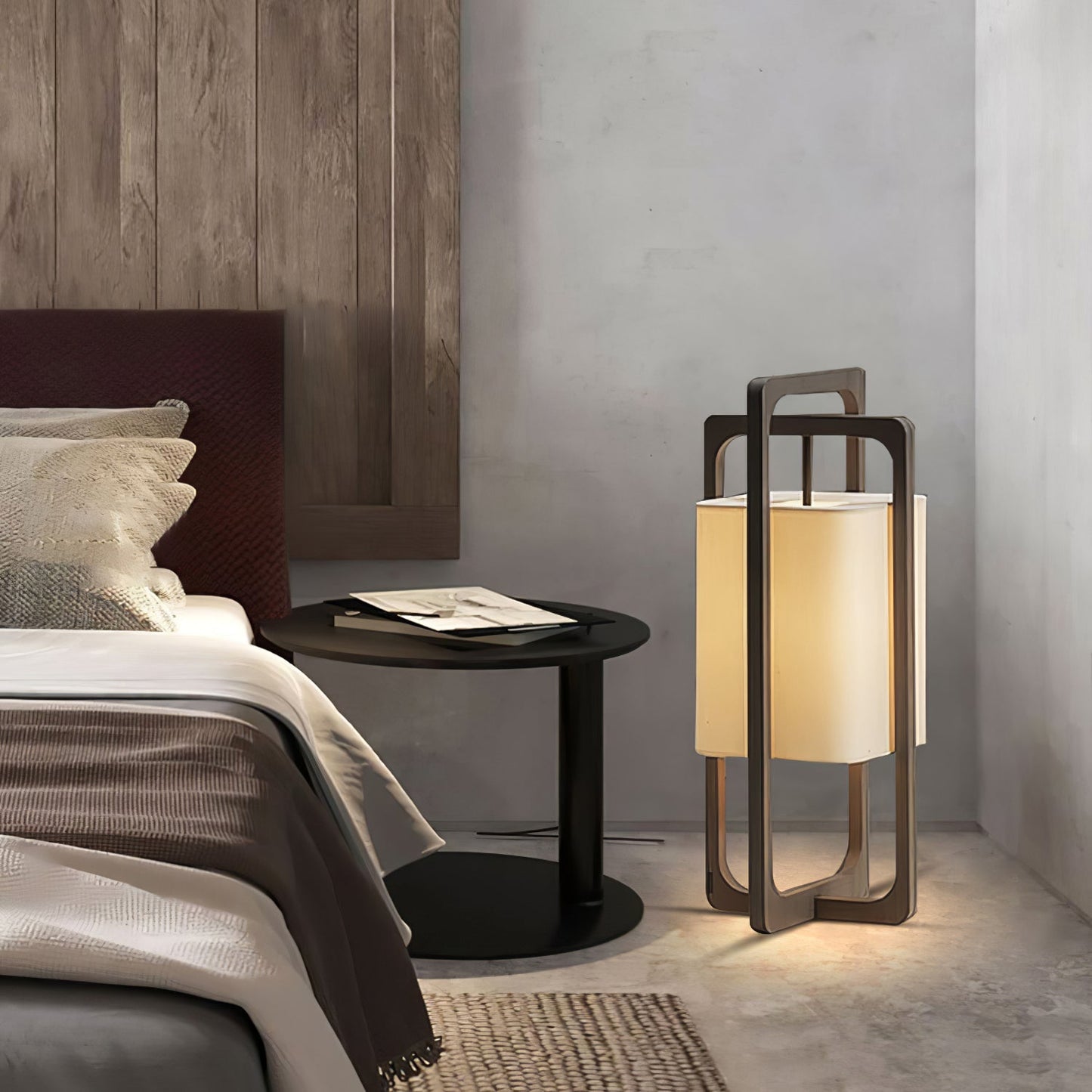 Lampe moderne avec cadre en bois verni et détails subtils