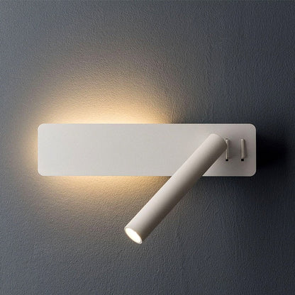 Lampe LED murale allumée, éclairant un espace de lecture