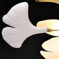 Lustre Ginkgo installé dans une salle à manger contemporaine