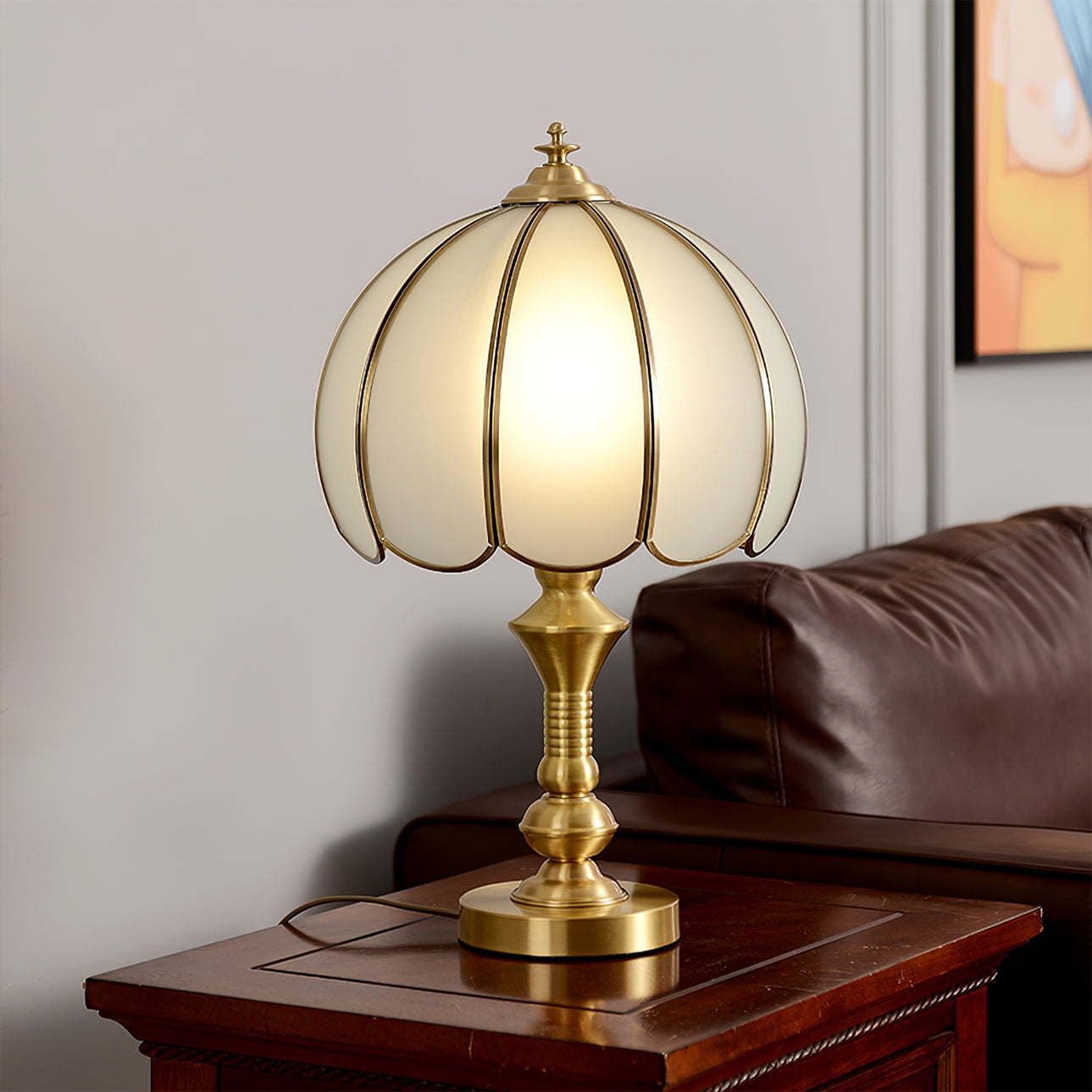 Vue latérale de la lampe avec interrupteur visible