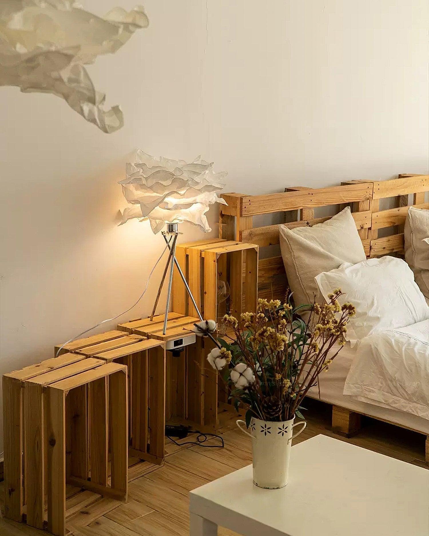 Détail du support en métal et finition chromée