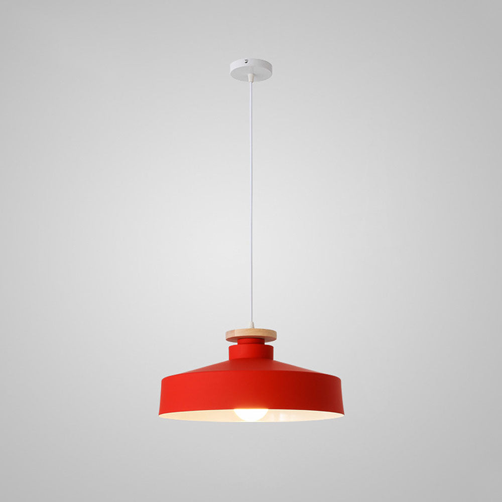 Lampe suspendue en bois et aluminium vue de dessous
