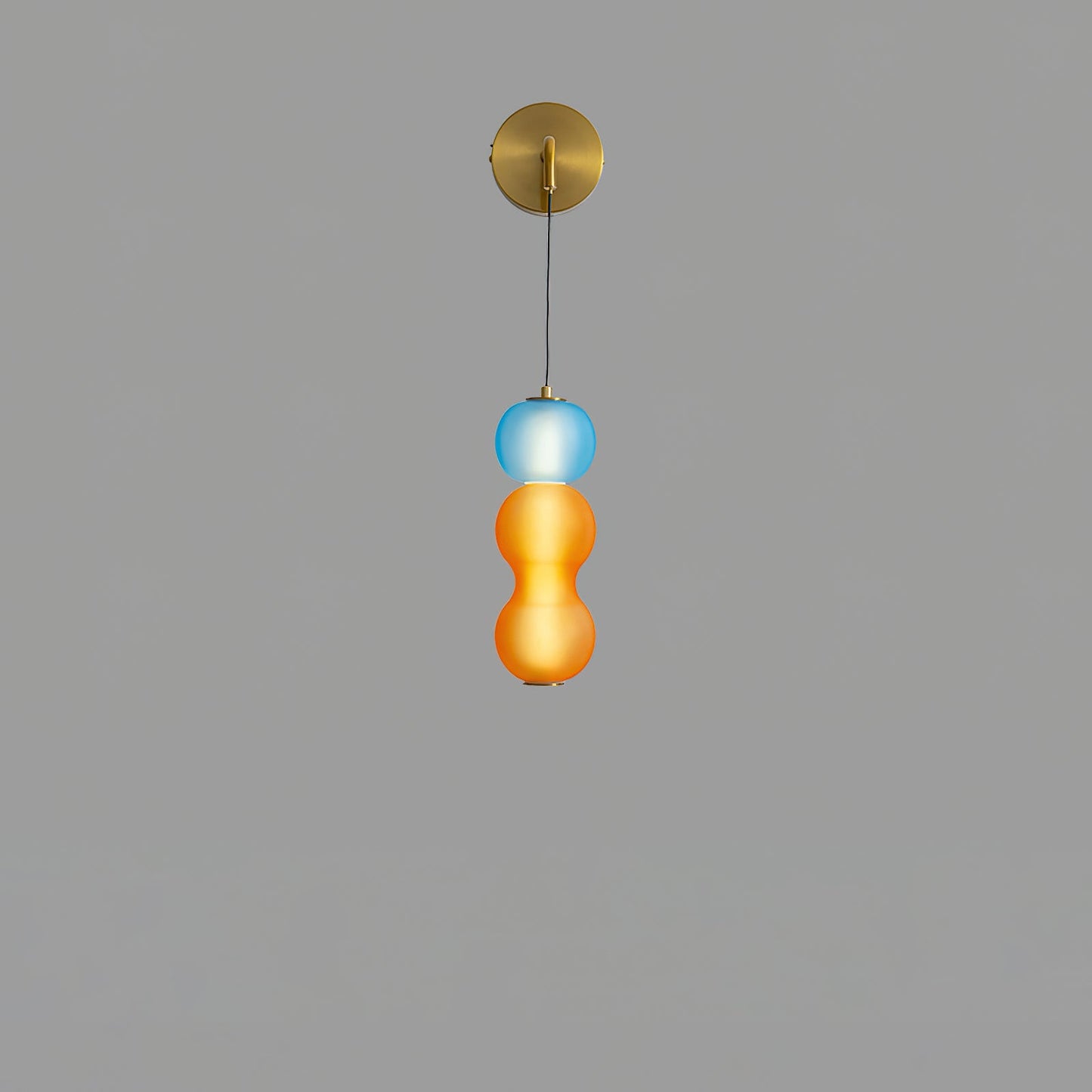 Applique murale colorée intégrée dans une chambre moderne