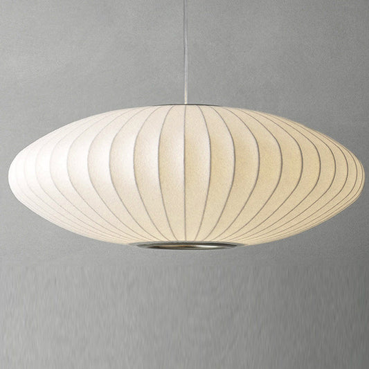 Lampe suspendue moderne créant une ambiance chaleureuse