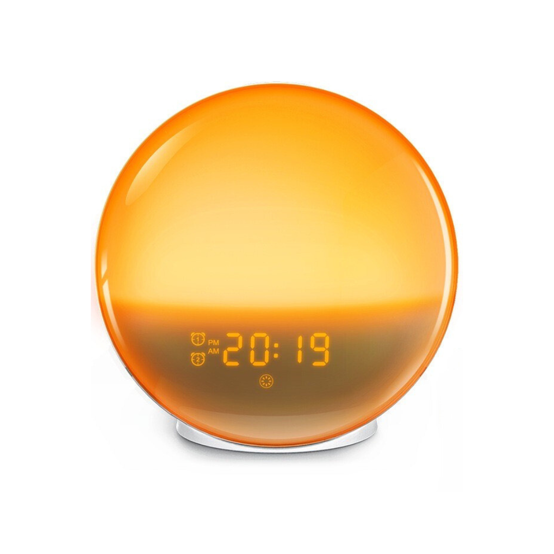 Réveil sur table de nuit, ambiance lumineuse apaisante