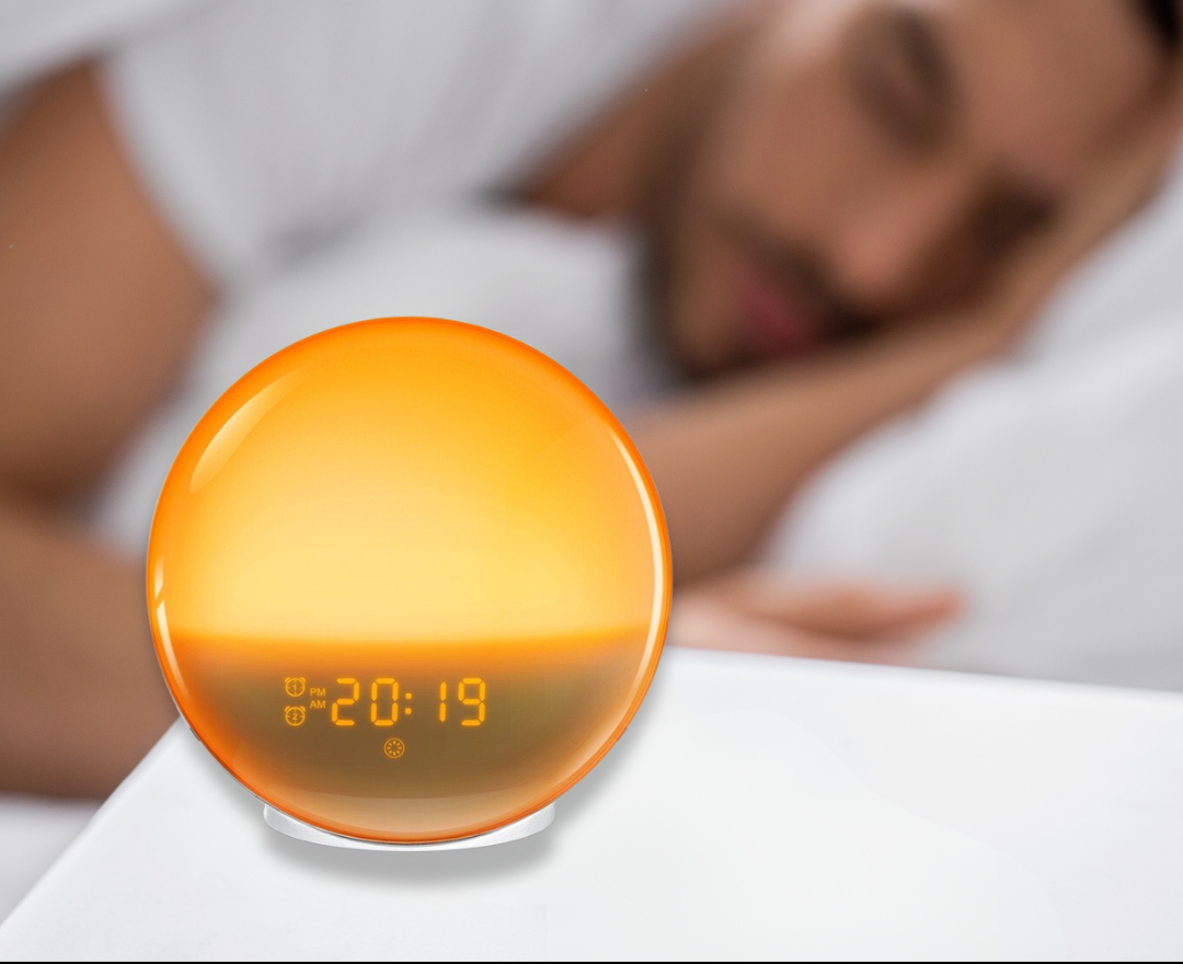 Vue latérale du réveil, boutons de réglage visibles