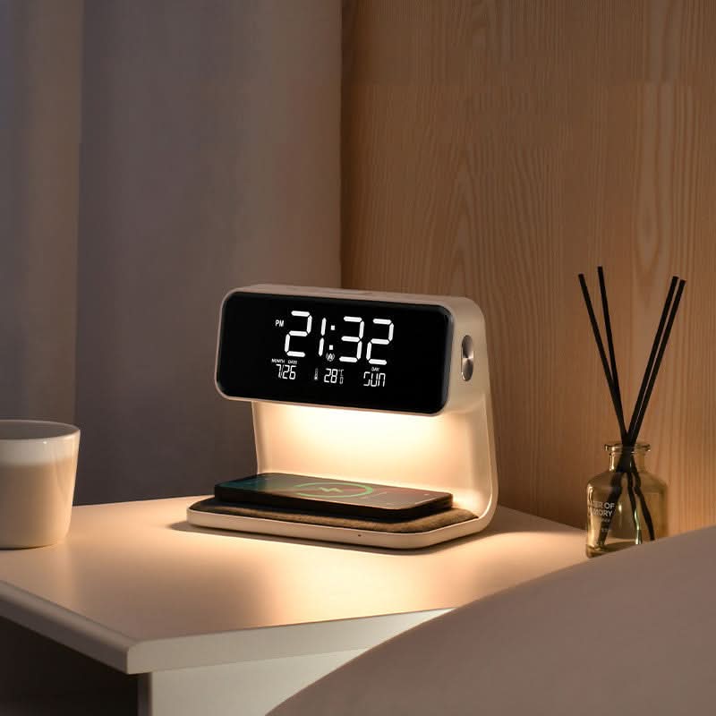 Vue d'ensemble du réveil combinant lampe et chargeur