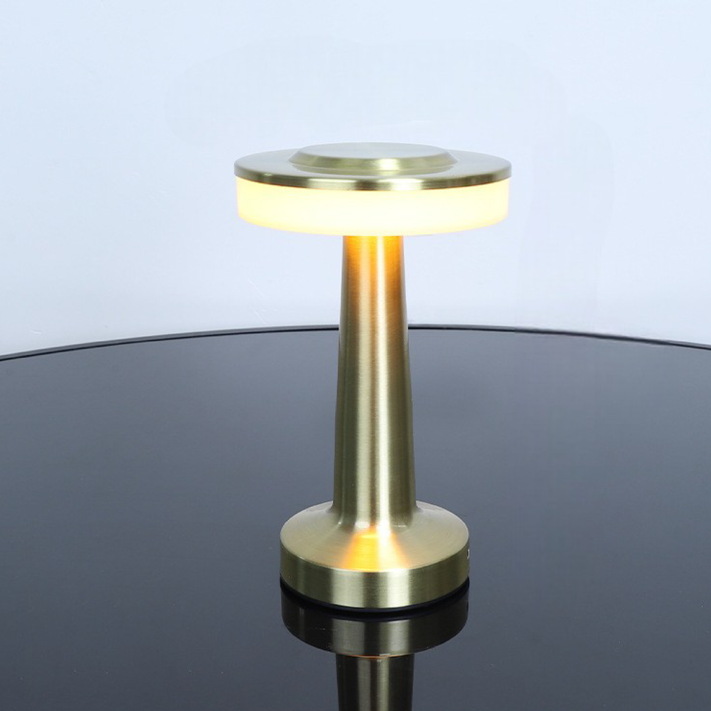 Éclairage tri-color de la lampe sur table de chevet
