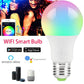 Ampoule LED intelligente sur fond blanc, vue de face