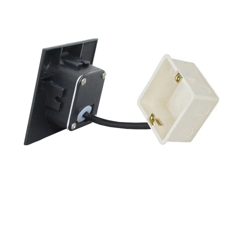 Vue rapprochée de l'applique LED montrant sa finition en aluminium