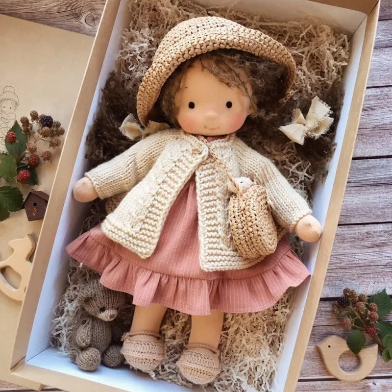 Poupée en Peluche Artisanale luna waldorf handmade plush vue du matériau