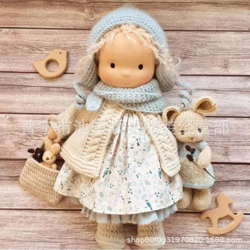 Poupée en Peluche Artisanale luna waldorf handmade plush présentation du produit vue 38