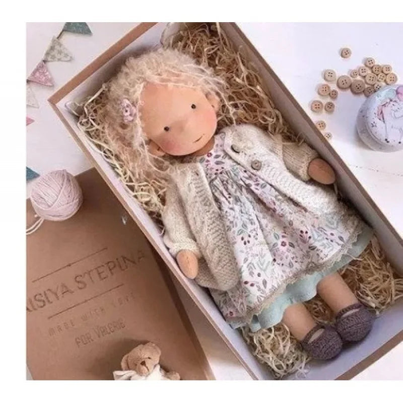 Poupée en Peluche Artisanale luna waldorf handmade plush vue de détail vue 39