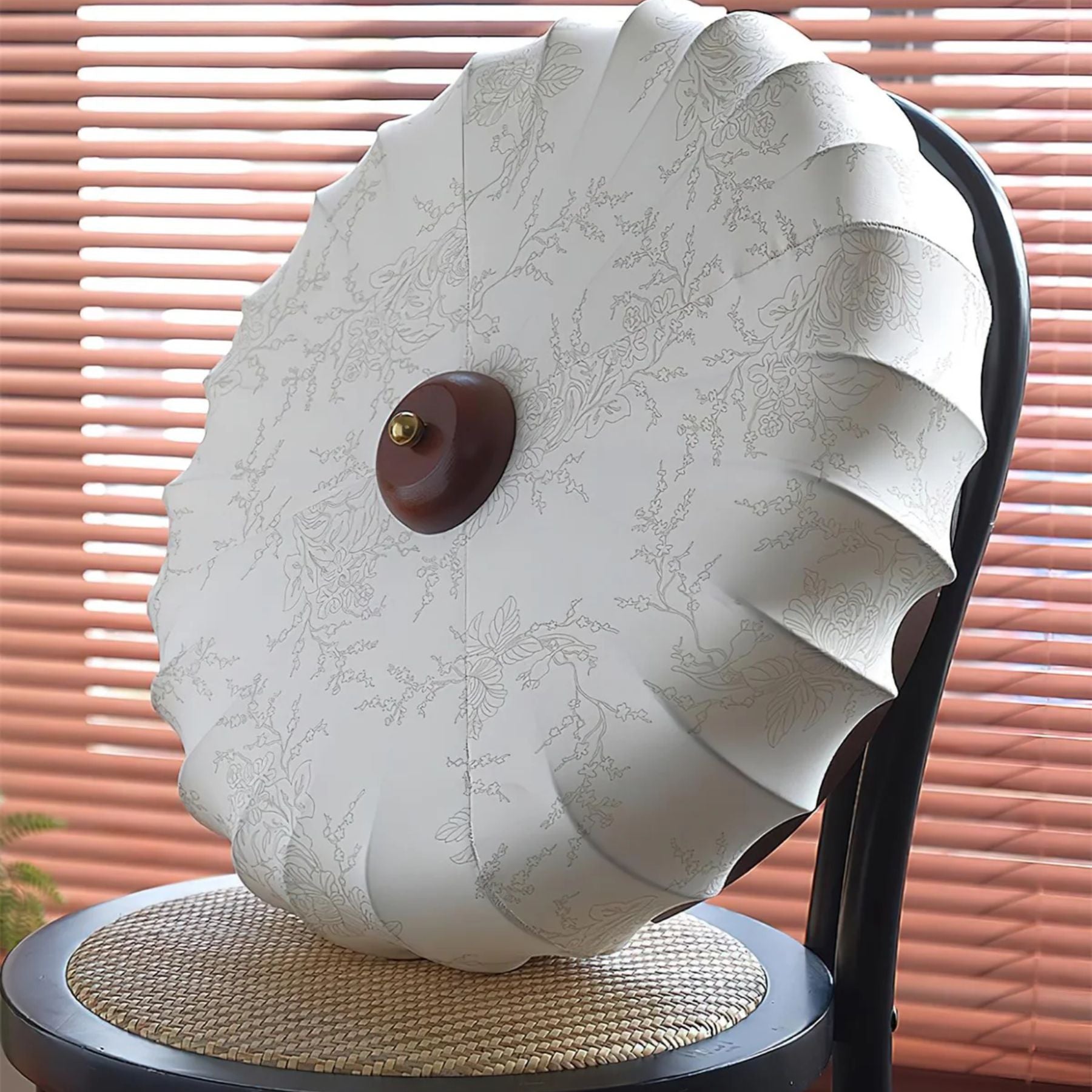 Plafonnier moderne en bois avec lumière douce