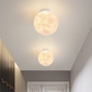 Vue rapprochée de la surface texturée de la lampe lune