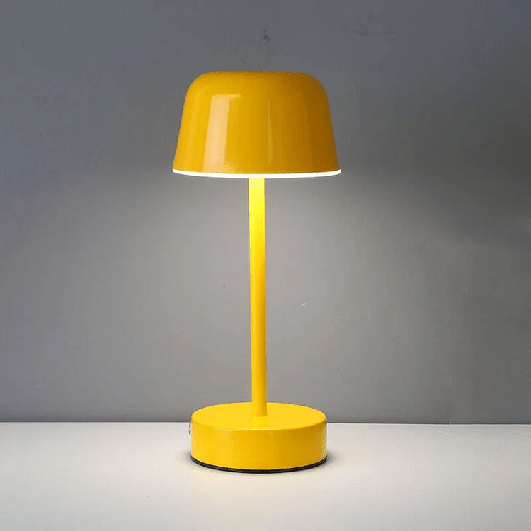 Lampe de table moderne dans un coin lecture