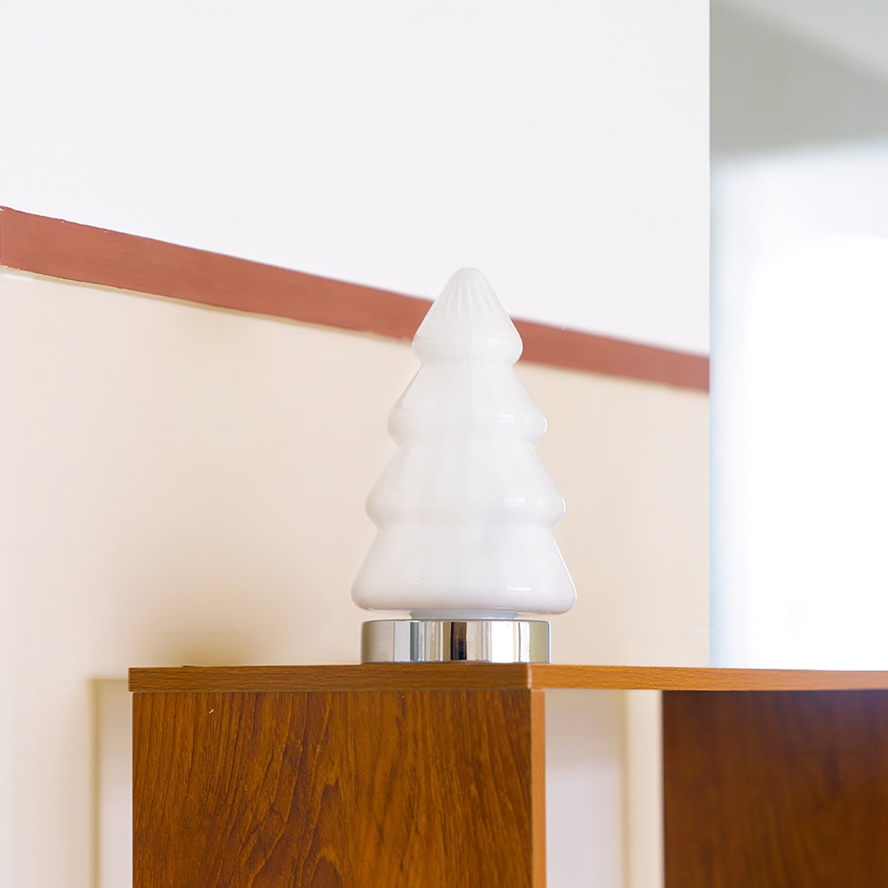 Lampe de table en forme d'arbre avec lumière chaude