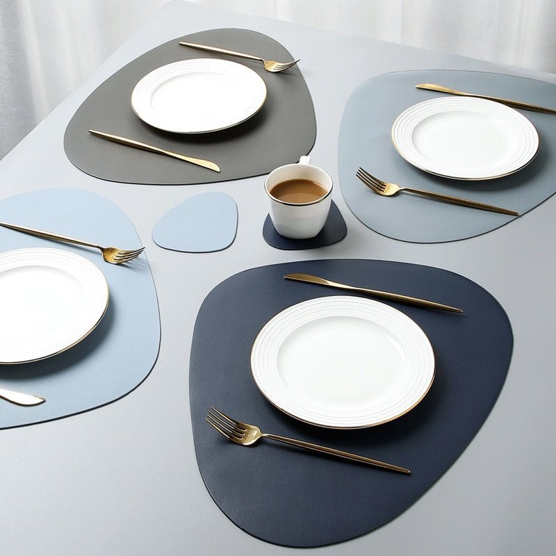Sous-assiette en cuir PU sur table moderne, vue de dessus