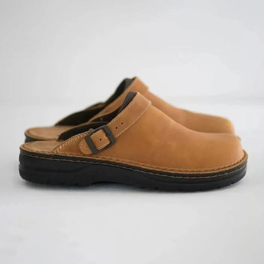 Chaussons faciles à enfiler, disponibles en plusieurs couleurs