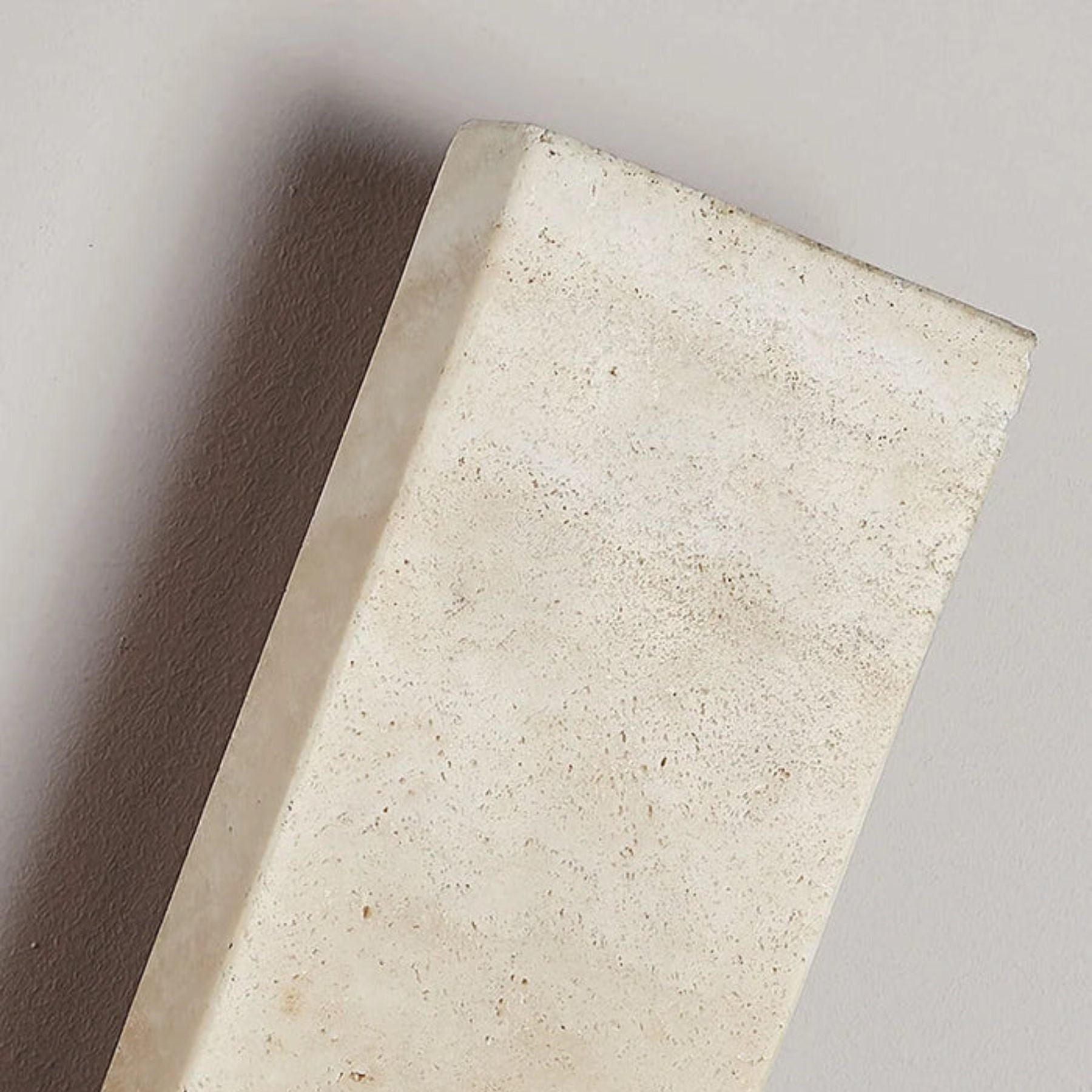 Applique murale avec finition élégante en pierre naturelle