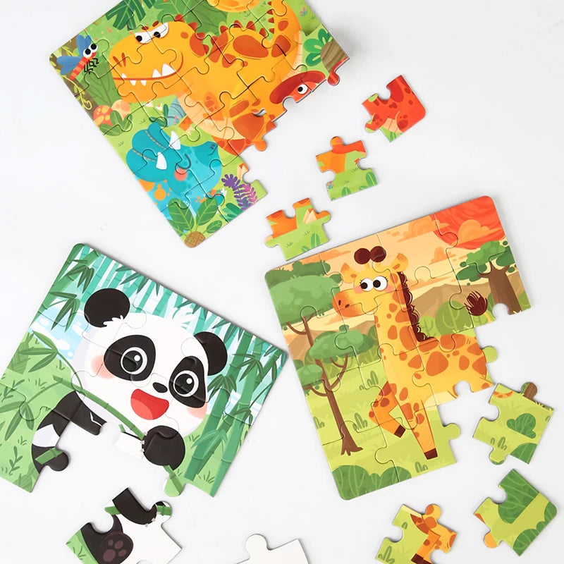 Livre de puzzles magnétiques ouvert avec pièces en bois