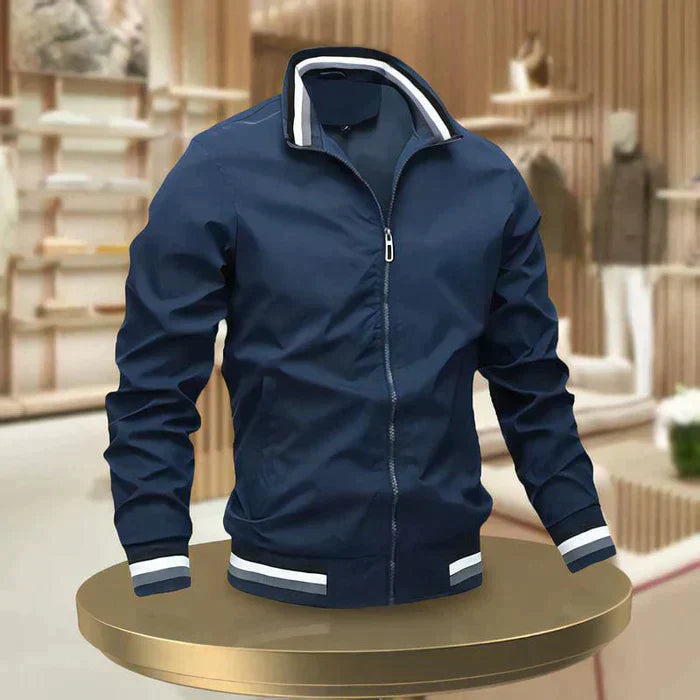 Détail de la fermeture éclair sur une veste d'été respirante