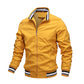 Vue arrière d'une veste d'été élégante pour homme