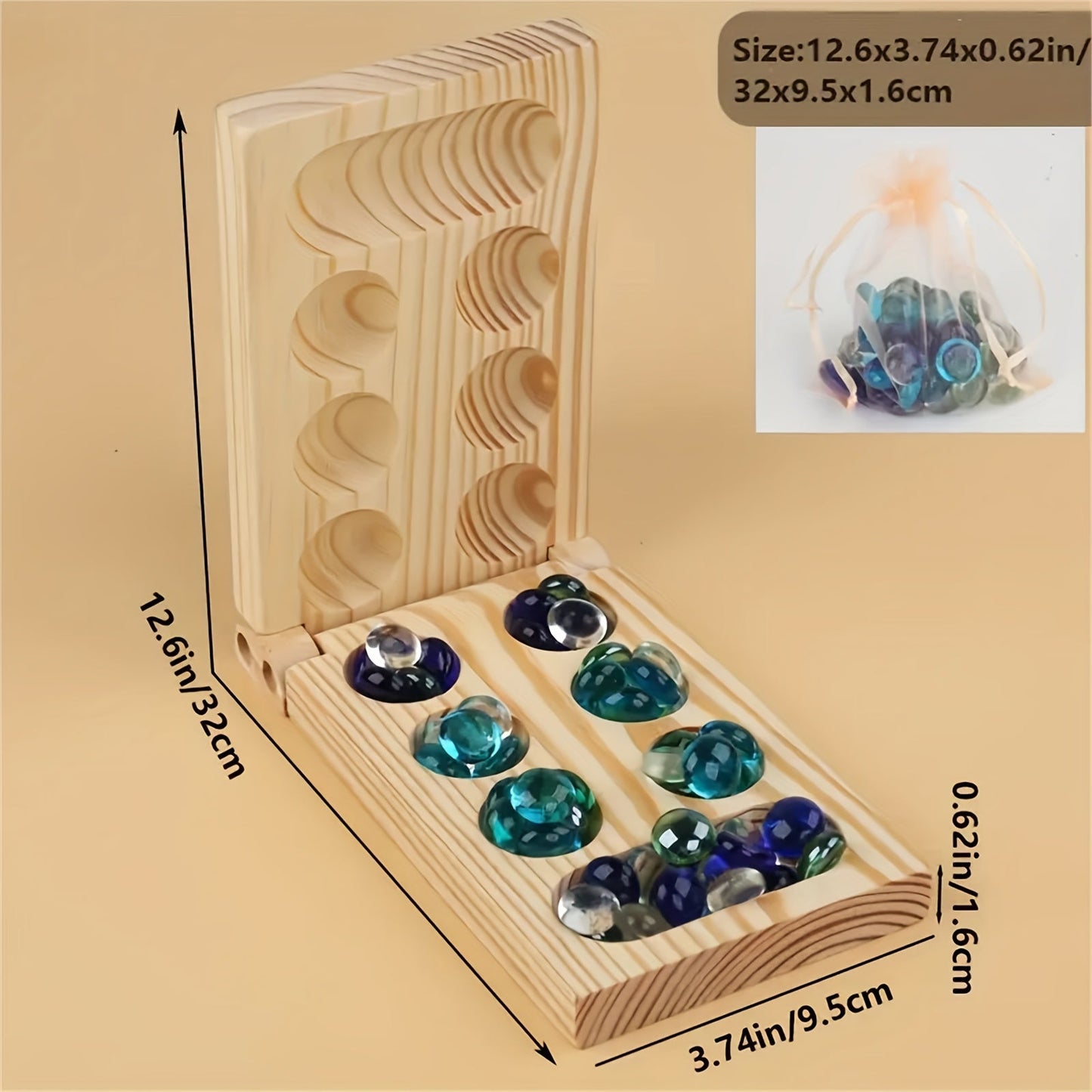Plateau pliant du jeu Mancala en bois, prêt à être rangé